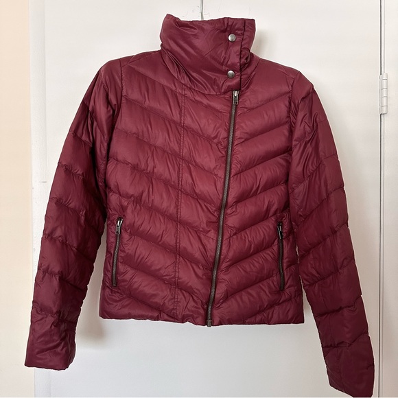 Patagonia Women Size S Prow Puffer Down Jacket Dark Currant Red 28421 - Picture 1 of 8